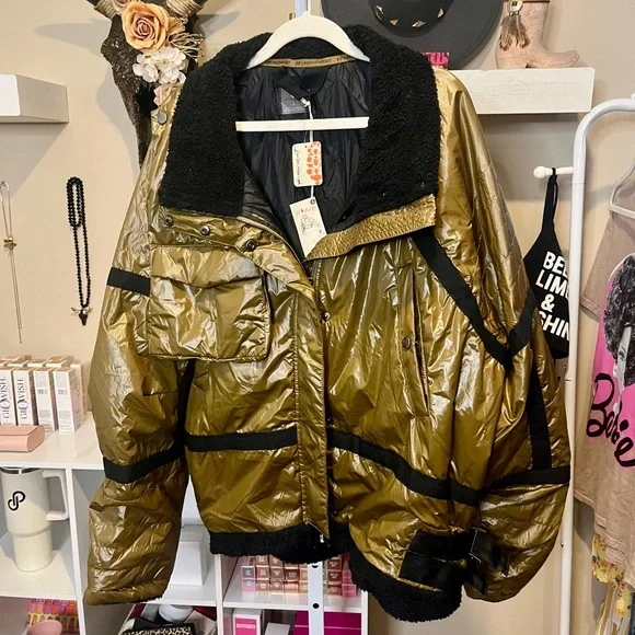 NWT Free People Vagabond Gold Bomber Jacket - Picture 11 of 13